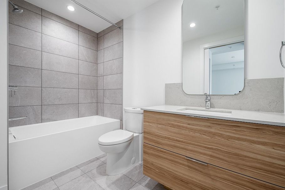 402 2325 Emery Court North Vancouver, BC - 13