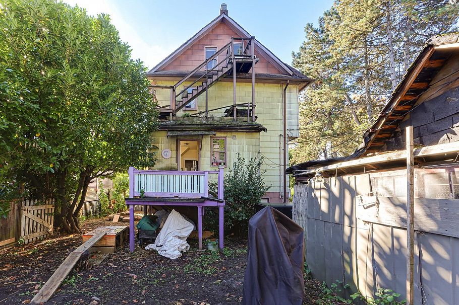 333 E 13th Avenue Vancouver, BC - 30