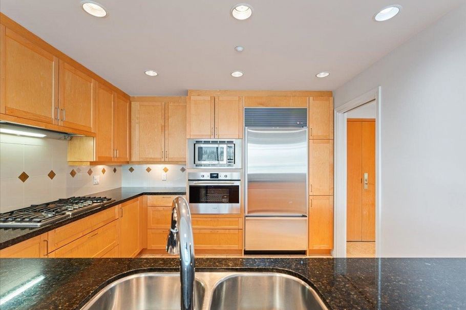 205 1717 Bayshore Drive Vancouver, BC - 7