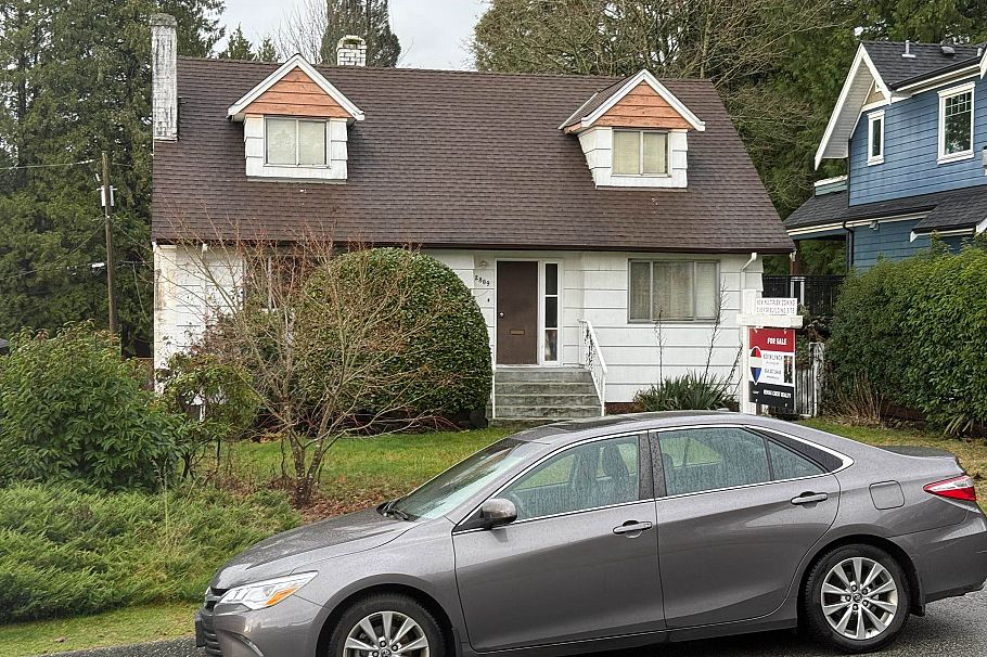 2809 St. Georges Avenue North Vancouver, BC - 1