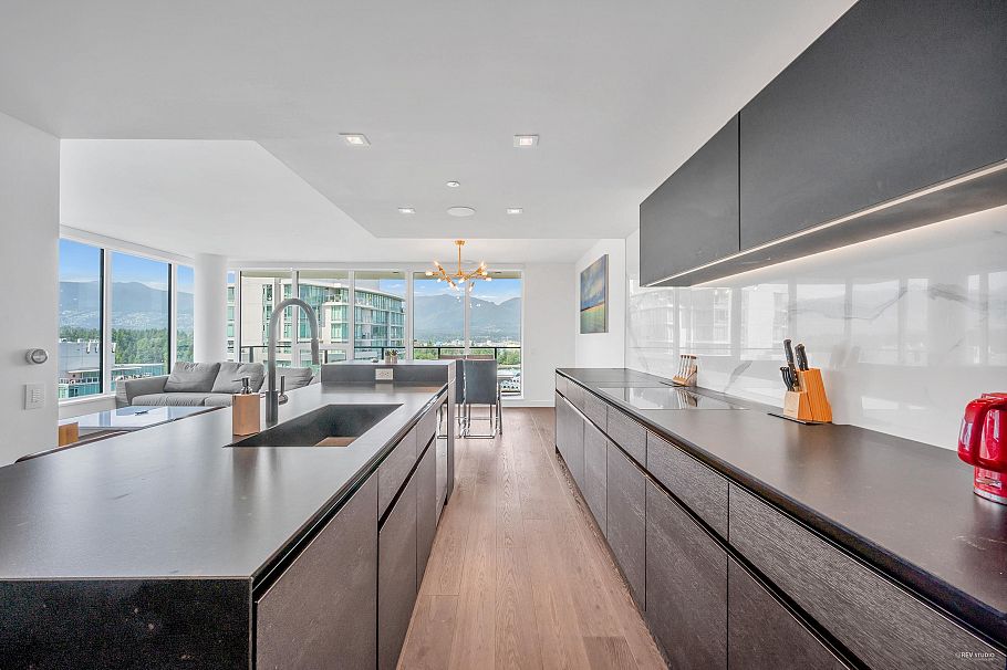 2001 620 Cardero Street Vancouver, BC - 11