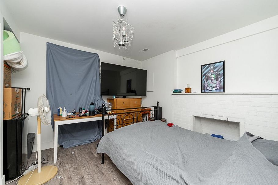 4377 Mountain Highway North Vancouver, BC - 24