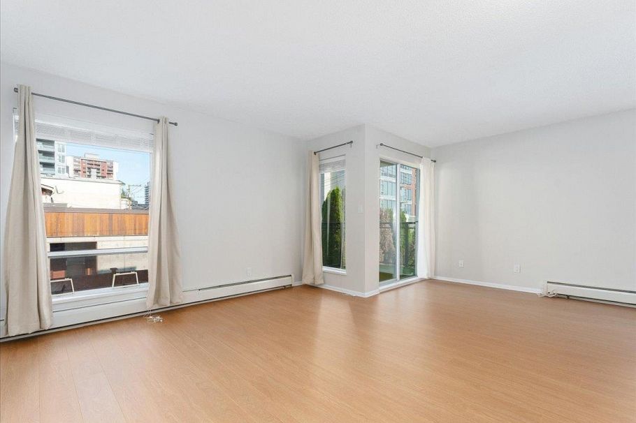 202 1550 Chesterfield Avenue North Vancouver, BC - 2