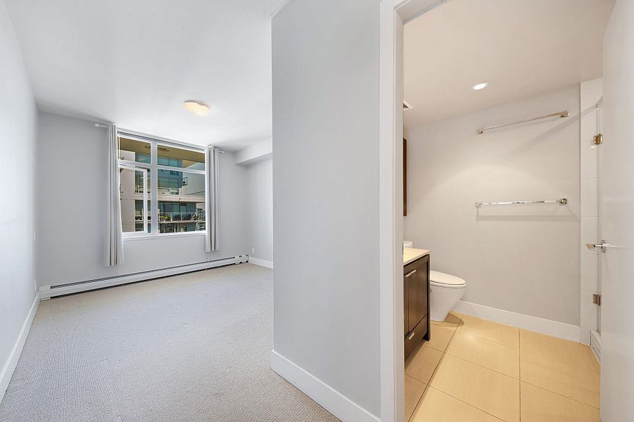 1706 1320 Chesterfield Avenue North Vancouver, BC - 17