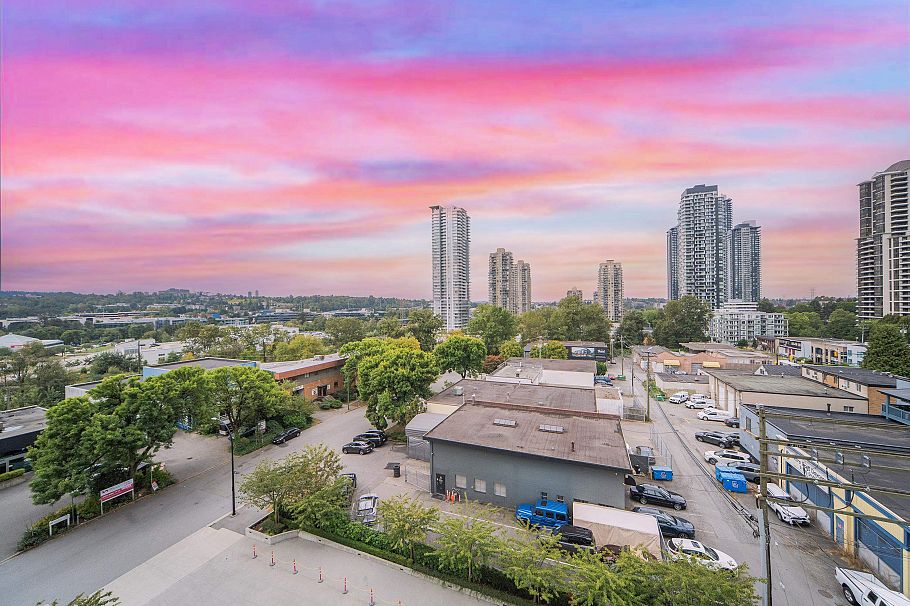 607 4465 Juneau Street Burnaby, BC - 2