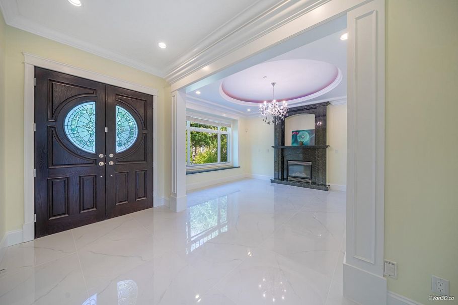 6830 Vivian Street Vancouver, BC - 2