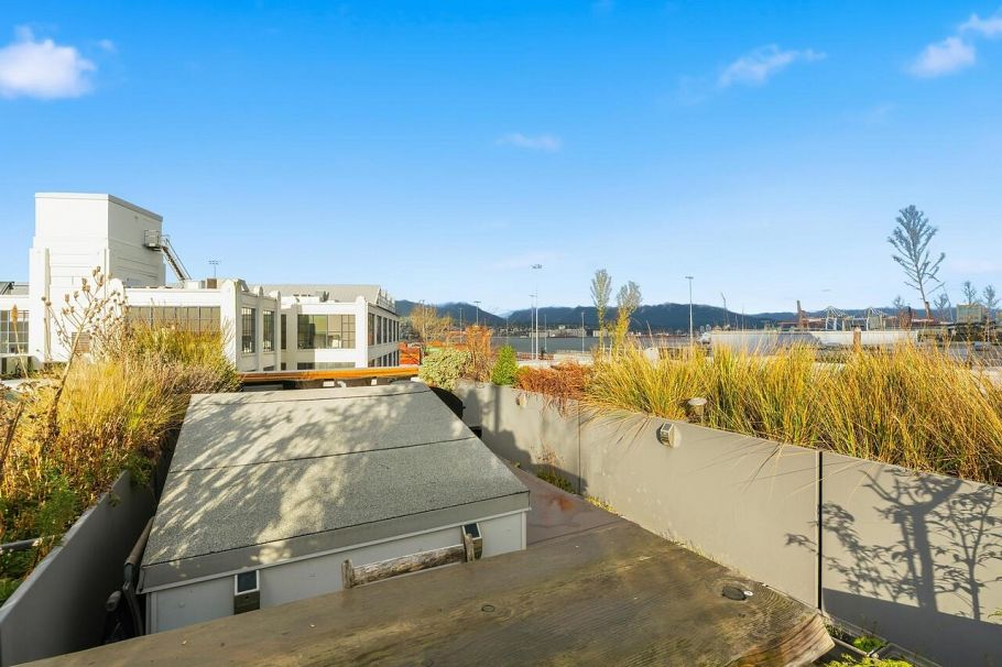 305 626 Alexander Street Vancouver, BC - 2