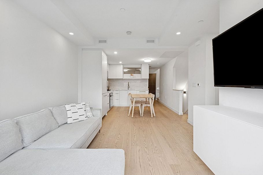 112 650 E 2nd Street North Vancouver, BC - 11