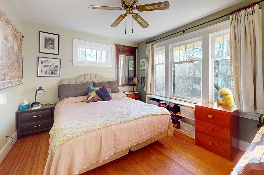 2340 Victoria Drive Vancouver, BC - 4