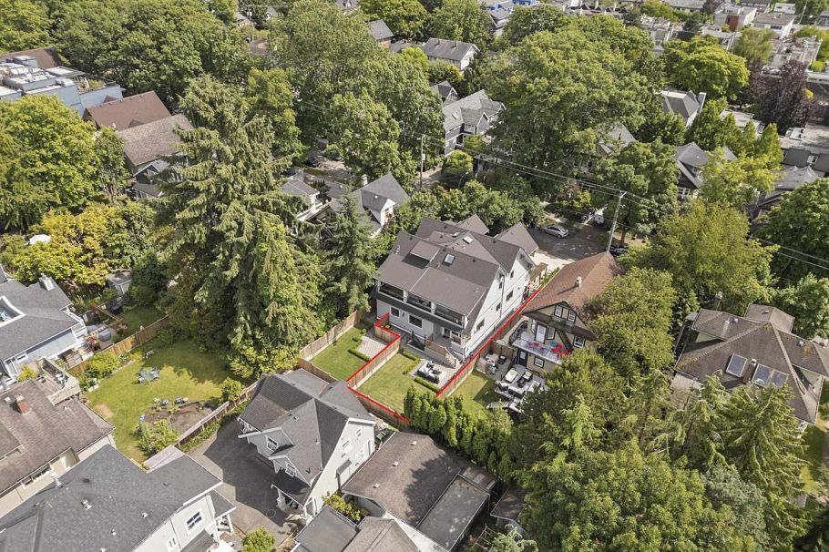 2377 W 7th Avenue Vancouver, BC - 37