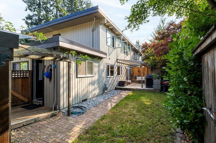 3680 Edgemont Boulevard North Vancouver, BC - 27