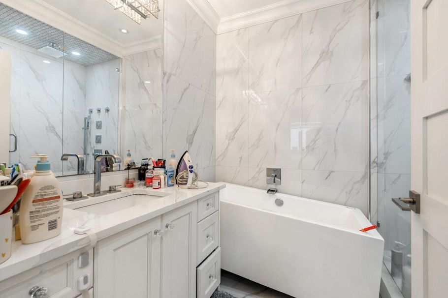 1176 E 60th Avenue Vancouver, BC - 13