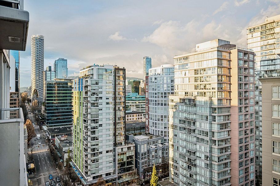 2103 1001 Richards Street Vancouver, BC - 21