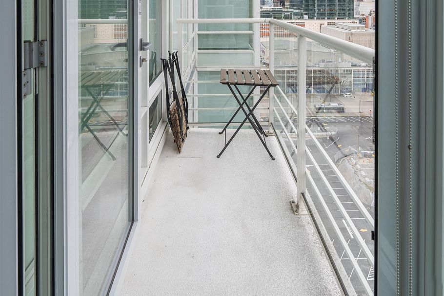 2301 161 W Georgia Street Vancouver, BC - 11