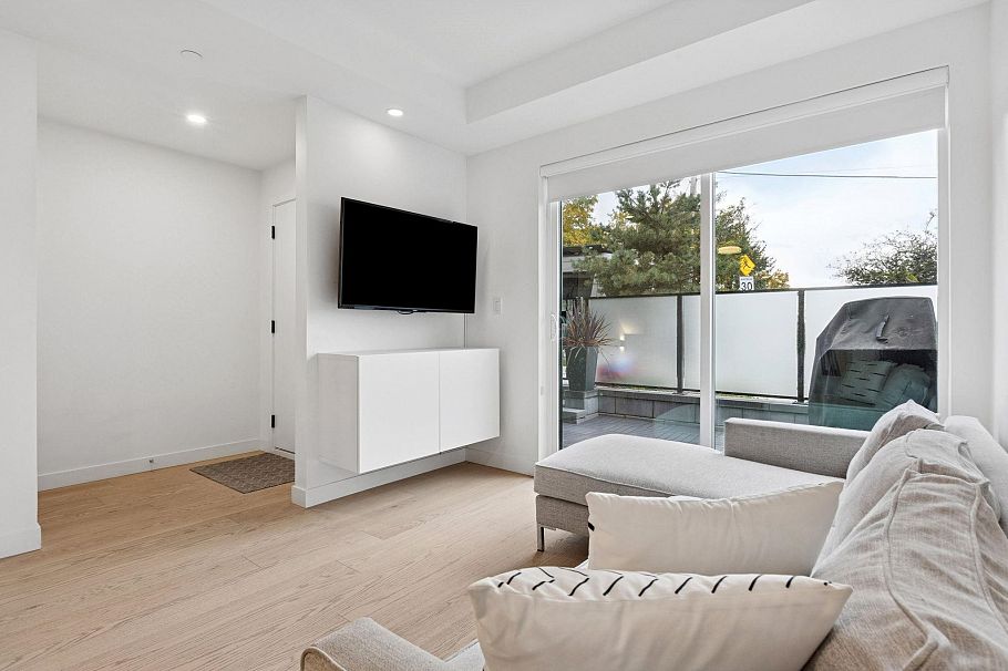 112 650 E 2nd Street North Vancouver, BC - 10