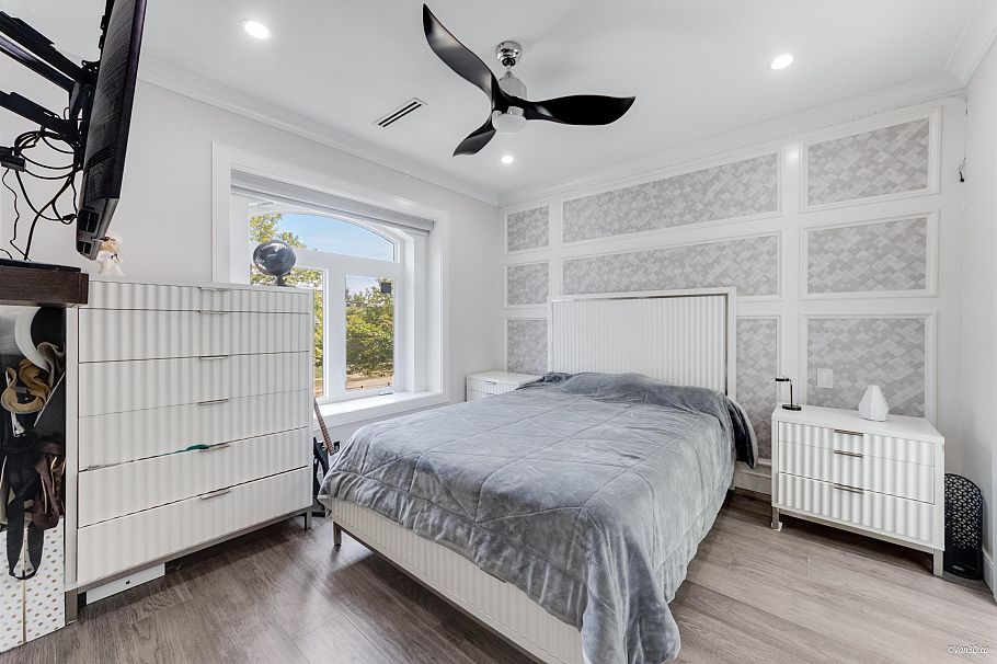 6913 Argyle Street Vancouver, BC - 23