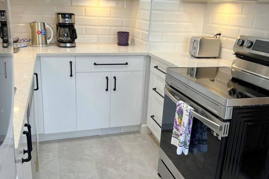 515 W Queens Road North Vancouver, BC - 28