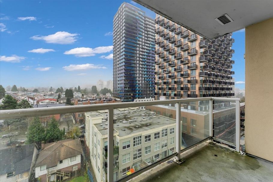 910 3489 Ascot Place Vancouver, BC - 4