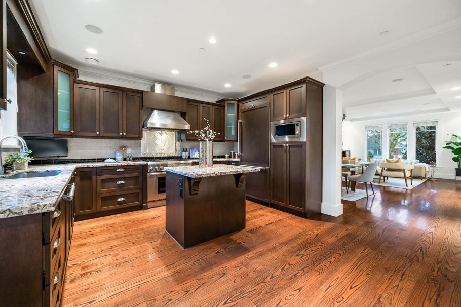 2031 W 45th Avenue Vancouver, BC - 10