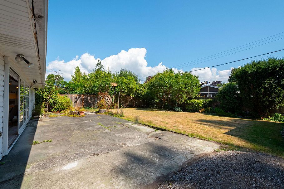 1150 Silverwood Crescent North Vancouver, BC - 26