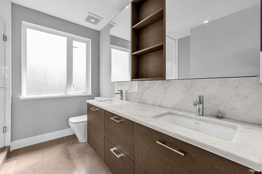 7478 Granville Street Vancouver, BC - 18