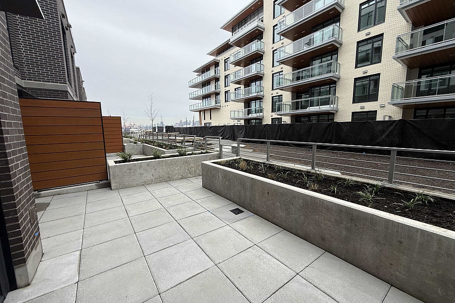 117 755 HARBOURSIDE DRIVE, North Vancouver BC V7P 0G1 North Vancouver, BC - 2