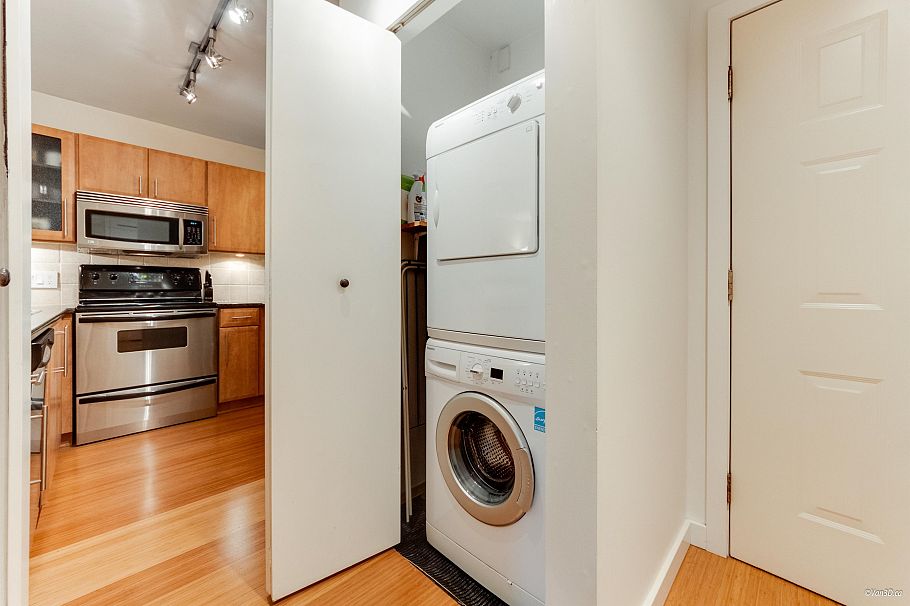 302 1633 W 11th Avenue Vancouver, BC - 11