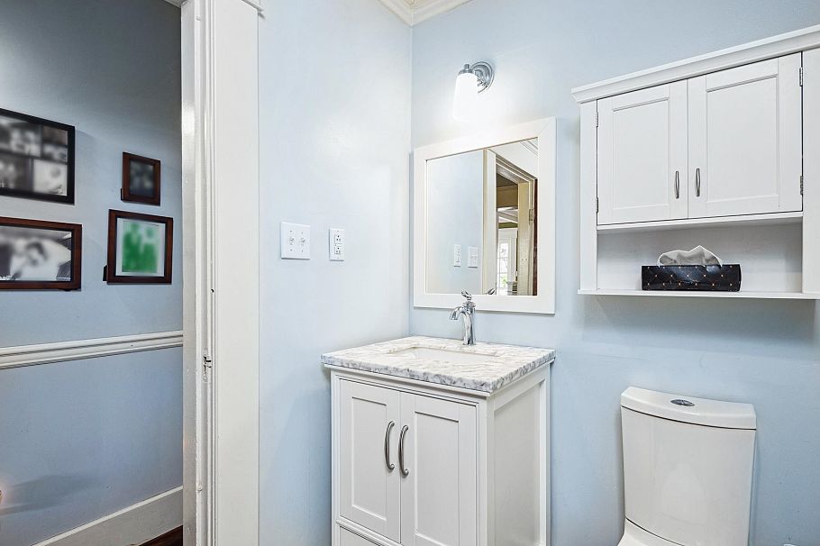 341 W 22nd Street North Vancouver, BC - 11