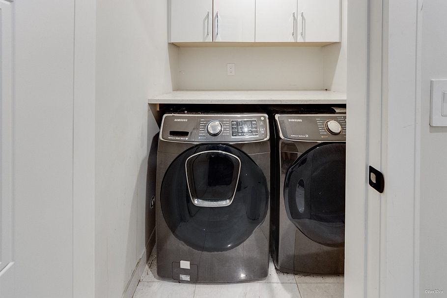 6913 Argyle Street Vancouver, BC - 29