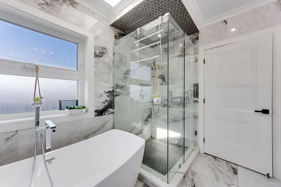 6913 Argyle Street Vancouver, BC - 28