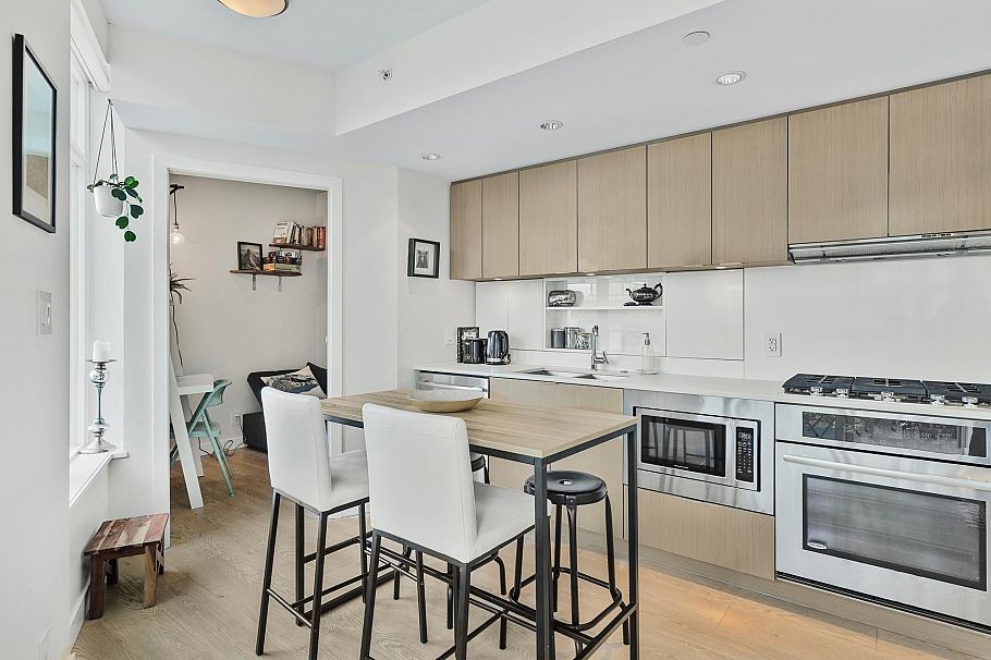 803 161 E 1st Avenue Vancouver, BC - 3