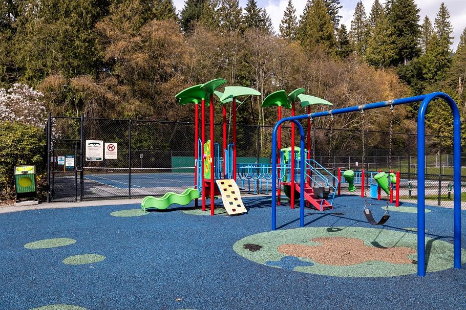 3680 Edgemont Boulevard North Vancouver, BC - 37