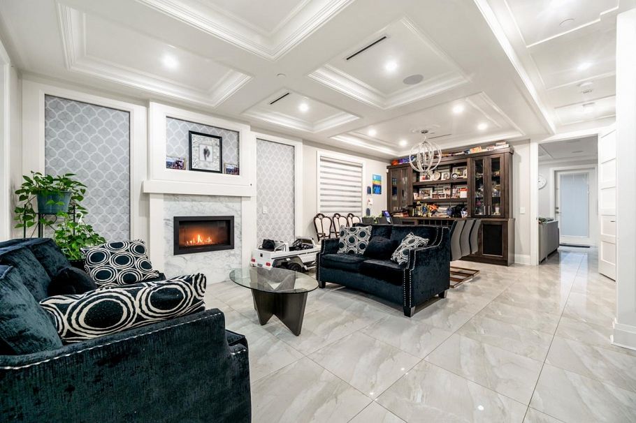 1176 E 60th Avenue Vancouver, BC - 5