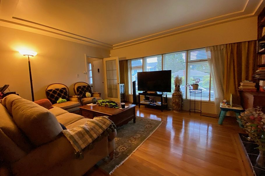 4063 W 40th Avenue Vancouver, BC - 4