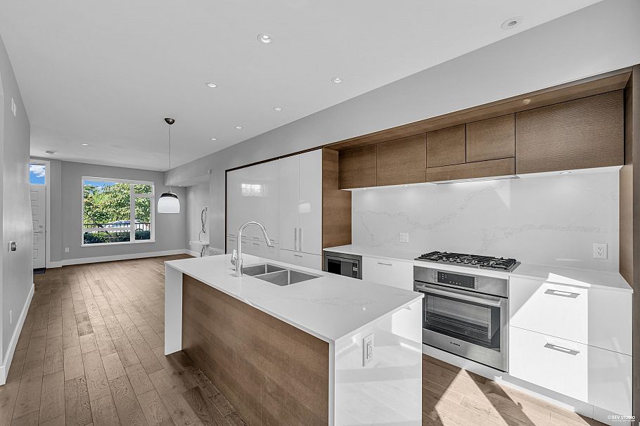 7478 Granville Street Vancouver, BC - 8