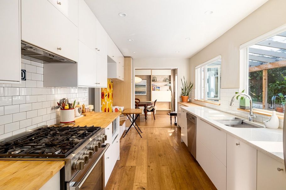 3680 Edgemont Boulevard North Vancouver, BC - 11