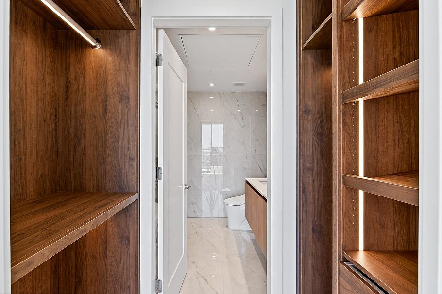 1406 135 E 13th Street North Vancouver, BC - 29