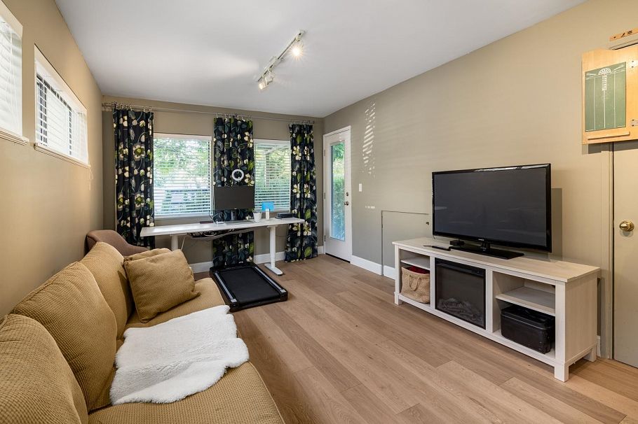 3680 Edgemont Boulevard North Vancouver, BC - 13