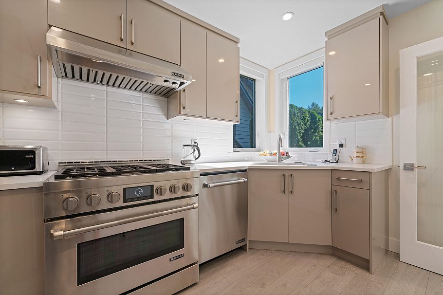 5199 Cliffridge Avenue North Vancouver, BC - 22