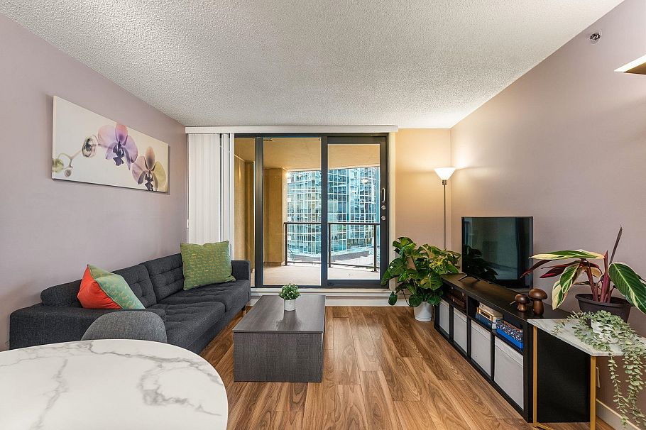 504 789 Drake Street Vancouver, BC - 2