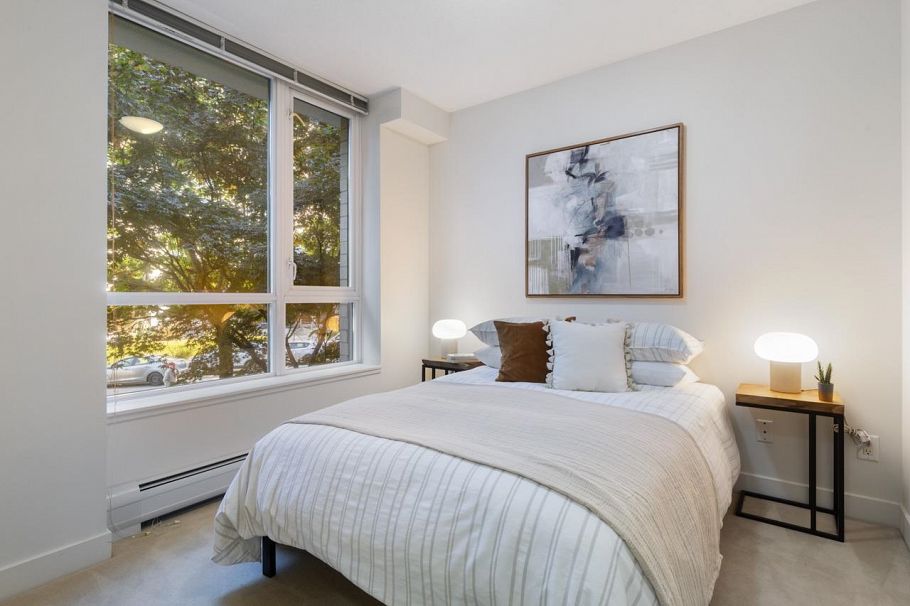 188 Chesterfield Avenue North Vancouver, BC - 25