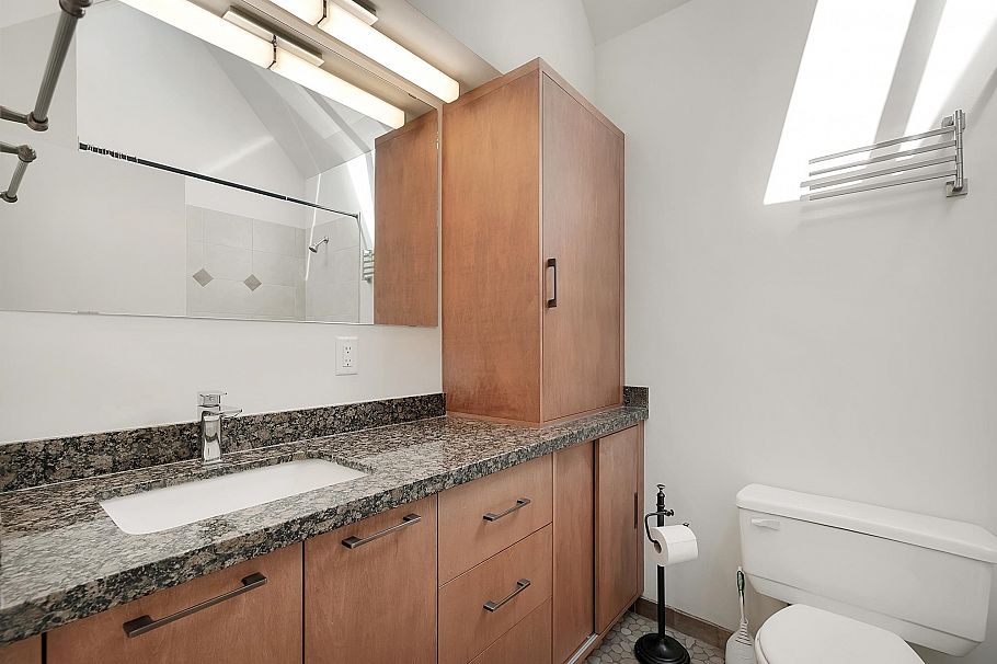 2217 Oak Street Vancouver, BC - 19