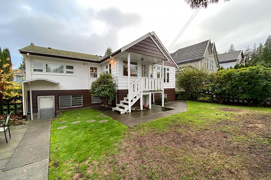 4063 W 40th Avenue Vancouver, BC - 2
