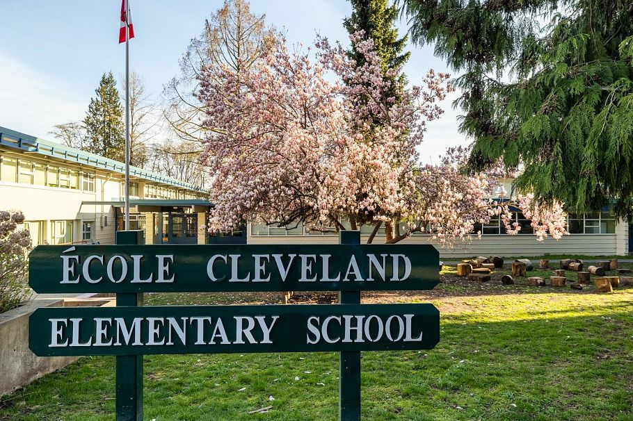 3680 Edgemont Boulevard North Vancouver, BC - 35