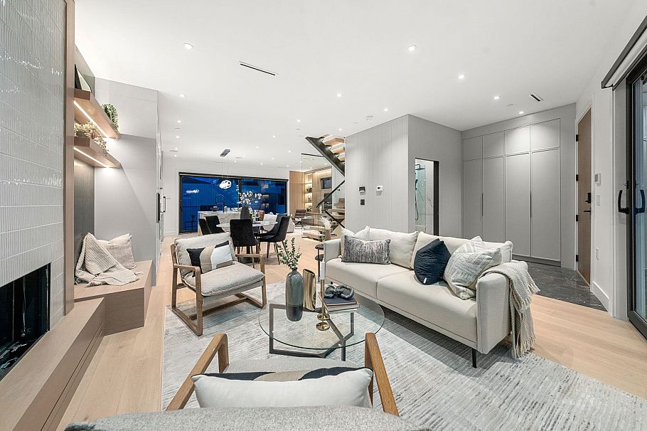 3679 Pandora Street Vancouver, BC - 3