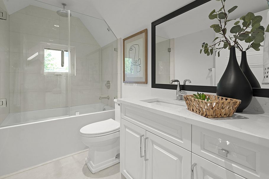 2377 W 7th Avenue Vancouver, BC - 34