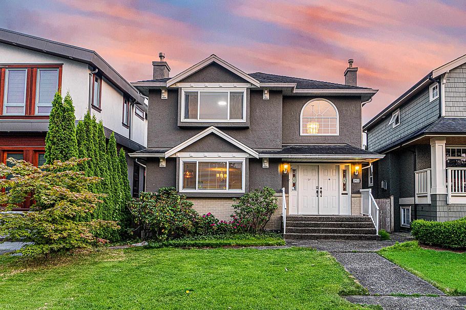 2922 W 22nd Avenue Vancouver, BC - 1