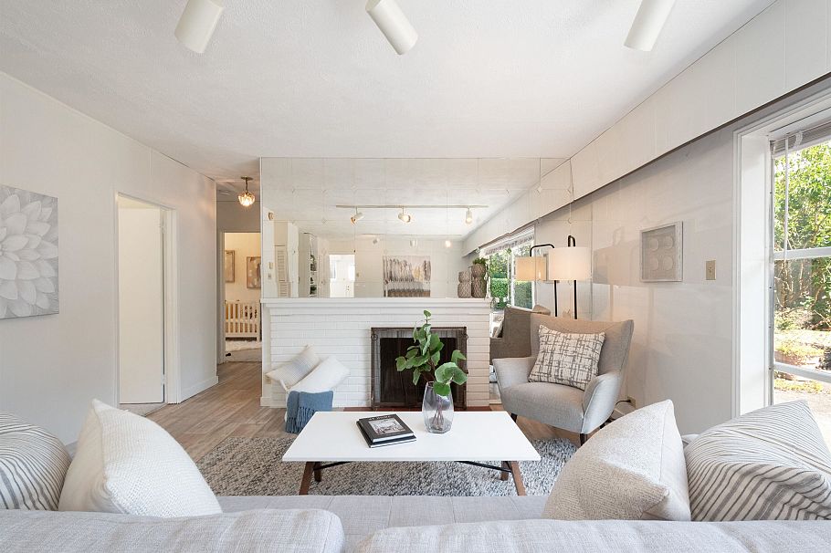 1150 Silverwood Crescent North Vancouver, BC - 9