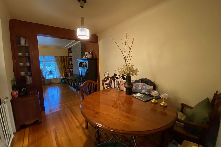 4063 W 40th Avenue Vancouver, BC - 5