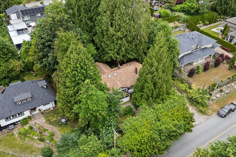 338 E Osborne Road North Vancouver, BC - 7